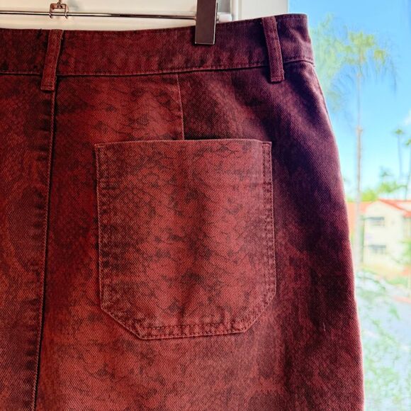 BDG Denim 100% Cotton Mini Skirt in Brick Red Snake Skin Print size Large - Picture 7 of 10